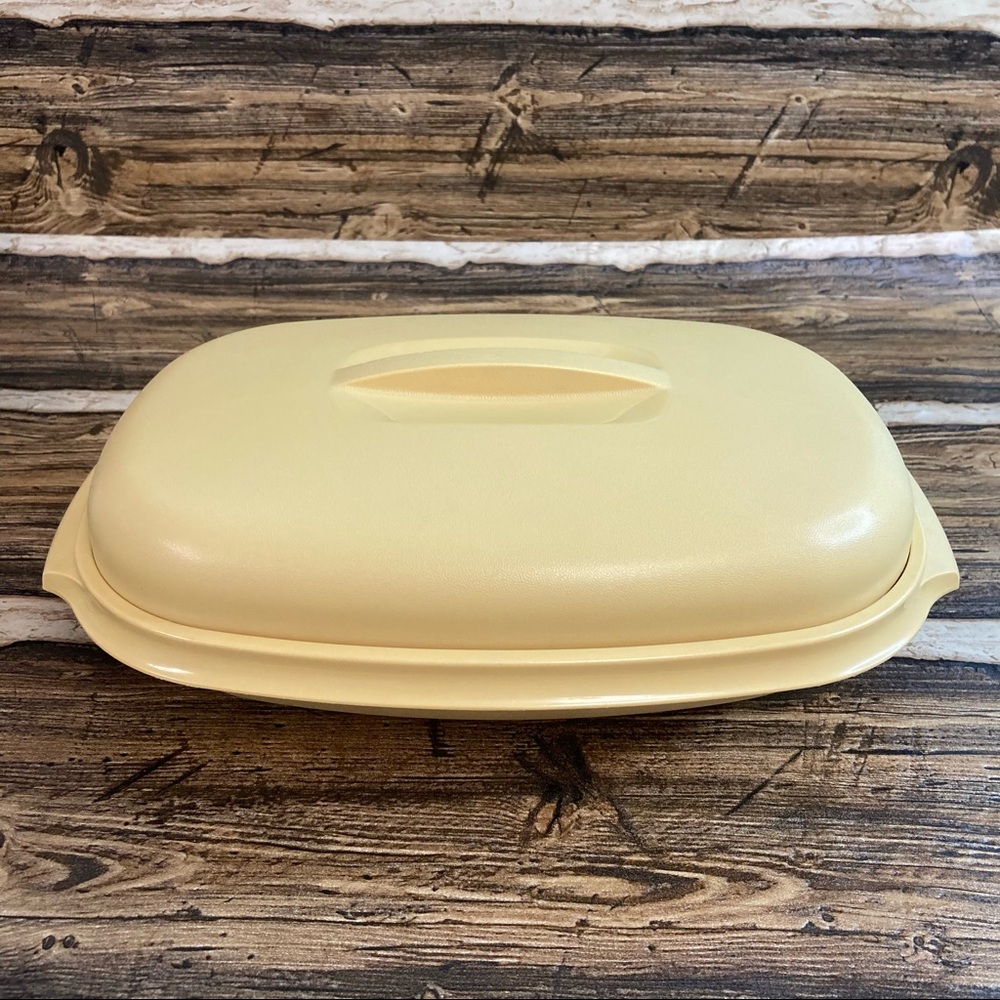 Vintage Tupperware microwave steamer